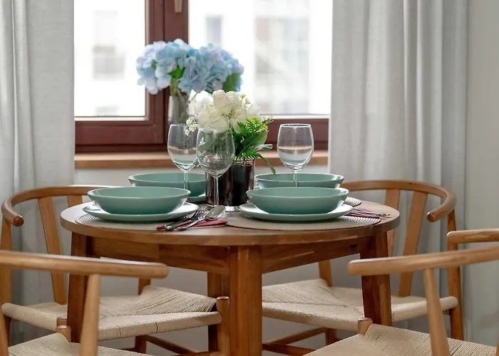 Apartamento Przestronny Z Biurkiem W Centrum Poznania Blisko Rynku I Parku By Renters