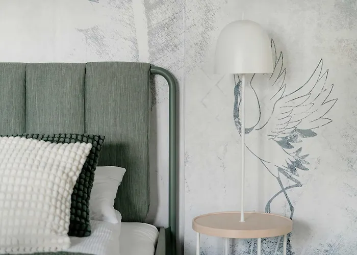 Przestronny Z Biurkiem W Centrum Poznania Blisko Rynku I Parku By Renters Apartamento *