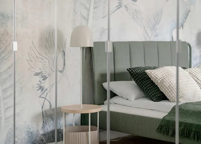 Przestronny Z Biurkiem W Centrum Poznania Blisko Rynku I Parku By Renters Apartamento