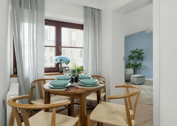 Przestronny Z Biurkiem W Centrum Poznania Blisko Rynku I Parku By Renters Apartamento *